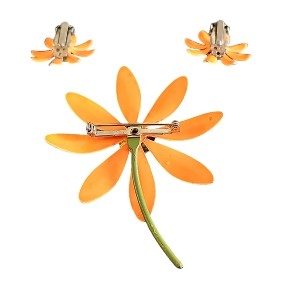 Vintage Daisy Flower Brooch and Earrings Set - Picture 2 of 5